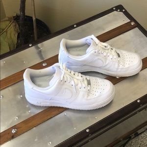 Women’s Nike Air Force 1 ‘07